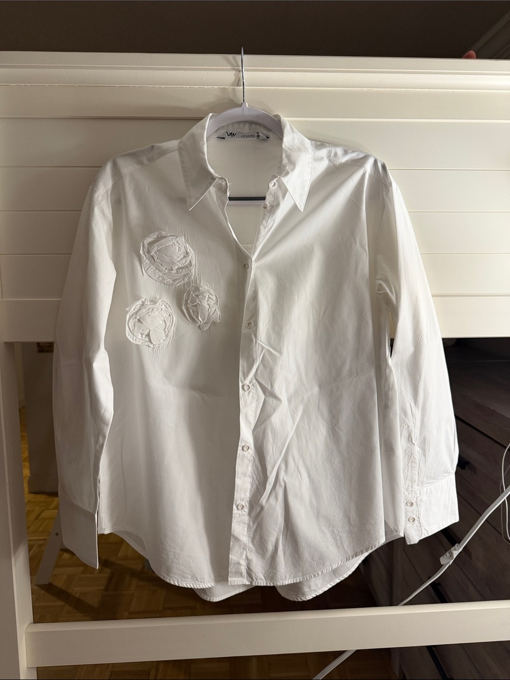 Zara White Women's Button-Down Shirt with Floral Appliqué
